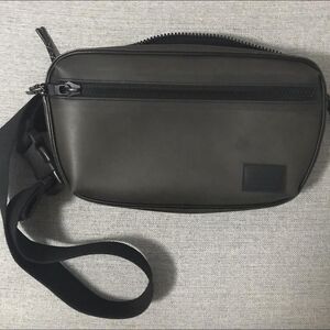 Banana Republic khaki green belt bag